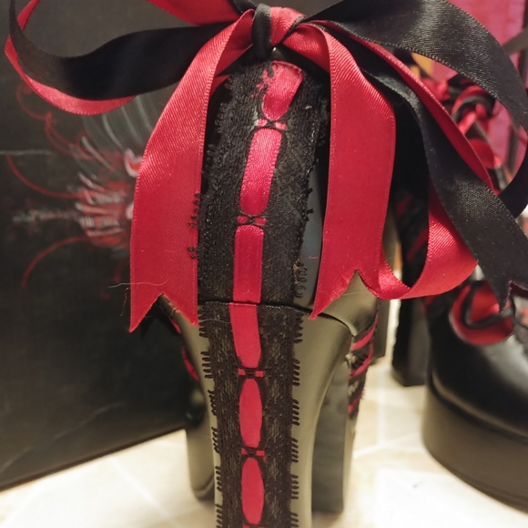 Demonia - Picture 2 of 4